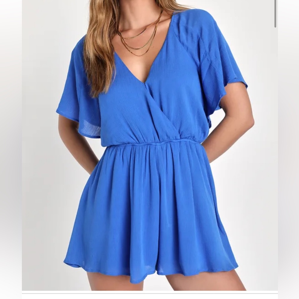 ⚜️ 3/$25 ⚜️ NWOT Lulus Blue Strappy Surplice Flutter Sleeve Romper, size XS